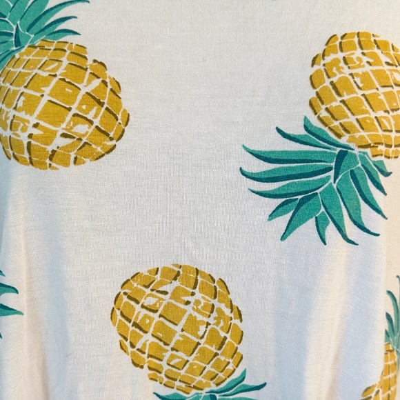 Viamor White with Pineapple Print Back Tie Shirt Size Small - Picture 3 of 4